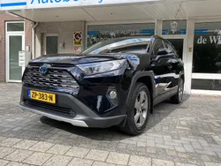 Zwart, metallic lak Gebruikt 2019 Toyota RAV4 Edition SUV | € 29.950 (Eerlijke prijs)