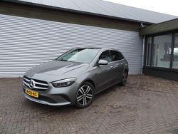 Grijs Gebruikt 2021 Mercedes B250 Business MPV | € 25.885 (Goede deal)