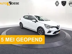Wit Gebruikt 2020 Renault Clio V Intens Hatchback | € 13.700 (Eerlijke prijs)
