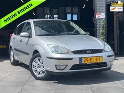 Grijs Gebruikt 2004 Ford Focus Futura Hatchback | € 1.244 (Eerlijke prijs)