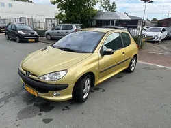 Geel Gebruikt 2002 Peugeot 206 Hatchback | € 999 (Eerlijke prijs)