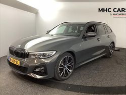 Grijs Gebruikt 2021 BMW 318 M Sport Stationwagen | € 33.200 (Iets duurder)