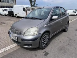 Zilver Gebruikt 2004 Toyota Yaris Sol Hatchback | € 1.200 (Goede deal)