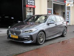 Grijs, metallic lak Gebruikt 2020 BMW 118 Executive Hatchback | € 19.950 (Super prijs)