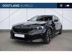 Zwart Nieuw 2025 BMW 550e Comfort Edition Stationwagen | € 110.671 (Eerlijke prijs)