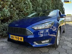 Blauw, metallic lak Gebruikt 2015 Ford Focus Hatchback | € 8.000 (Super prijs)