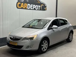 Grijs Gebruikt 2011 Opel Astra Selection Hatchback | € 3.699 (Iets duurder)