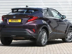 Bruin Gebruikt 2023 Toyota C-HR Style SUV | € 29.845 (Eerlijke prijs)