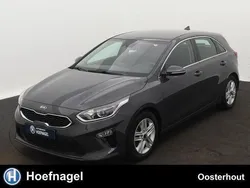 Grijs Gebruikt 2018 Kia Ceed Hatchback | € 15.450 (Eerlijke prijs)