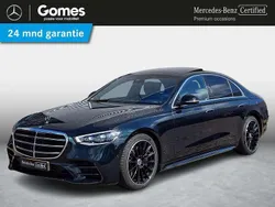 Groen, metallic lak Gebruikt 2024 Mercedes S580 Night Sedan | € 121.995 (Goede deal)