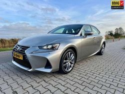 Grijs Gebruikt 2017 Lexus IS300h Business Edition Sedan | € 21.950 (Eerlijke prijs)