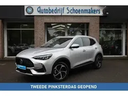 Zilver, metallic lak Gebruikt 2024 MG EHS Luxury SUV | € 31.945 (Duur)