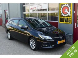 Zwart, metallic lak Gebruikt 2020 Opel Astra Edition Stationwagen | € 14.745 (Eerlijke prijs)