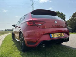 Rood Gebruikt 2018 Seat Leon FR Hatchback | € 17.800 (Eerlijke prijs)