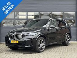 Zwart Gebruikt 2023 BMW X5 M Sport SUV | € 83.999 (Eerlijke prijs)