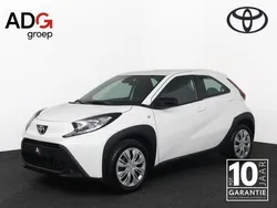 Wit Nieuw 2025 Toyota Aygo Play Hatchback | € 23.750 (Eerlijke prijs)