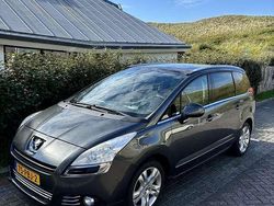 Grijs Gebruikt 2011 Peugeot 5008 Stationwagen | € 3.950 (Eerlijke prijs)
