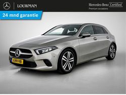 Grijs (metallic) Gebruikt 2020 Mercedes A160 Business Hatchback | € 24.945 (Iets duurder)