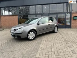 Grijs Gebruikt 2004 VW Golf IV Trendline Hatchback | € 1.450 (Eerlijke prijs)