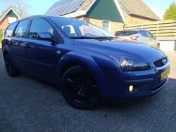 Blauw Gebruikt 2005 Ford Focus Stationwagen | € 1.999 (Eerlijke prijs)