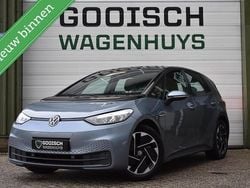 Blauw Gebruikt 2020 VW ID.3 Life Hatchback | € 16.200 (Goede deal)
