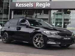 Zwart Gebruikt 2022 BMW 330e Sport Line Stationwagen | € 35.950 (Eerlijke prijs)