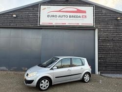 Grijs Gebruikt 2005 Renault Scénic II Expression MPV | € 2.350 (Eerlijke prijs)