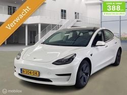Wit (parellak) Gebruikt 2021 Tesla Model 3 Standard Range Sedan | € 23.995 (Eerlijke prijs)