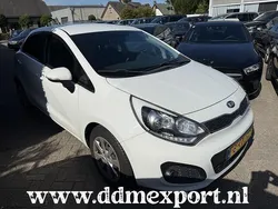 Wit Gebruikt 2014 Kia Rio Hatchback | € 3.450 (Goede deal)