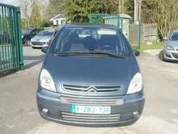 Grijs Gebruikt 2009 Citroën Xsara Picasso Exclusive MPV | € 2.999 (Iets duurder)