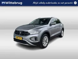 Grijs Gebruikt 2024 VW T-Roc Edition SUV | € 32.450 (Eerlijke prijs)