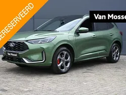 Groen, metallic lak Gebruikt 2025 Ford Kuga ST-Line X SUV | € 44.845 (Goede deal)