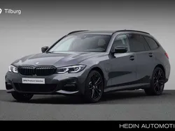 Grijs, metallic lak Gebruikt 2022 BMW 330 Executive Stationwagen | € 39.880 (Iets duurder)