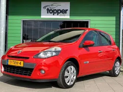 Rood Gebruikt 2012 Renault Clio R.S. Authentique Hatchback | € 4.445 (Goede deal)