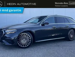 Grijs, metallic lak Gebruikt 2024 Mercedes E300 AMG line Stationwagen | € 73.900