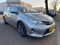 Grijs Gebruikt 2013 Toyota Auris Hybrid Hatchback | € 8.950 (Iets duurder)