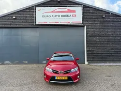 Rood Gebruikt 2014 Toyota Auris Hatchback | € 10.450 (Eerlijke prijs)
