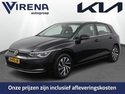 Zwart Gebruikt 2021 VW Golf VIII Style Hatchback | € 24.950 (Eerlijke prijs)