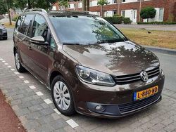 Bruin Gebruikt 2012 VW Touran Highline MPV | € 6.850 (Eerlijke prijs)