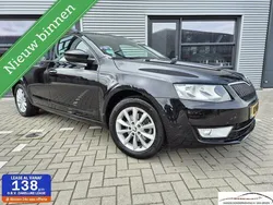 Zwart Gebruikt 2016 Skoda Octavia Business Line Stationwagen | € 8.400 (Goede deal)