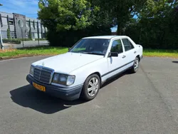 Wit Gebruikt 1986 Mercedes 300 Sedan | € 3.999