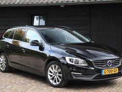 Zwart Gebruikt 2016 Volvo V60 Momentum Stationwagen | € 11.950 (Goede deal)