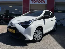 Wit Gebruikt 2019 Toyota Aygo Hatchback | € 8.400 (Eerlijke prijs)