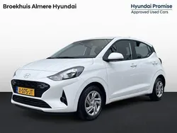 Wit Gebruikt 2024 Hyundai i10 Comfort Hatchback | € 15.900 (Eerlijke prijs)