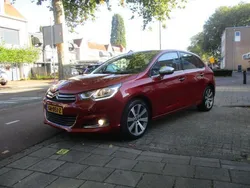 Rood Gebruikt 2015 Citroën C4 Feel Hatchback | € 10.985 (Duur)