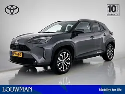 Grijs, metallic lak Gebruikt 2024 Toyota Yaris Cross Limited SUV | € 31.245 (Eerlijke prijs)