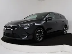 Zwart, metallic lak Nieuw 2025 Kia Ceed Sportswagon Stationwagen | € 30.690 (Eerlijke prijs)