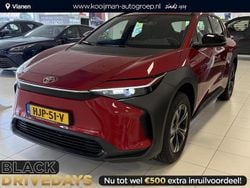 Rood Nieuw 2025 Toyota bZ4X Active SUV | € 42.995 (Duur)