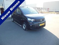 Zwart Gebruikt 2018 Peugeot Partner Premium MPV | € 12.500 (Duur)