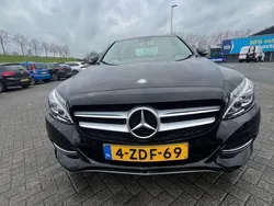 Zwart Gebruikt 2014 Mercedes C180 Sedan | € 15.000 (Eerlijke prijs)